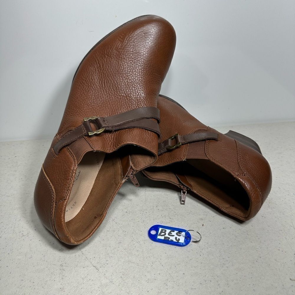 Clarks Womens Brown Leather Casual Valarie 2 May Heel Bootie Shoe 11 M